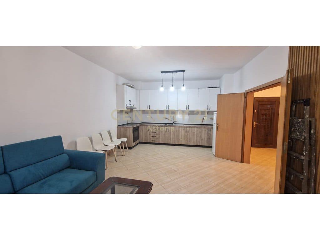 Shitet apartament 2+1+2 prane Kopshtit Botanik rruga Bill Klinton 4
