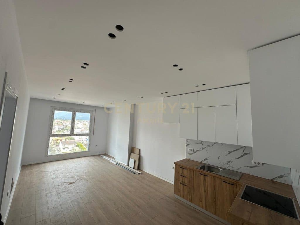 Jepet me qera apartament 1+1 tek Kompleksi “Splash Color”, Paskuqan,me administrim të paguar për tre vjet! 3