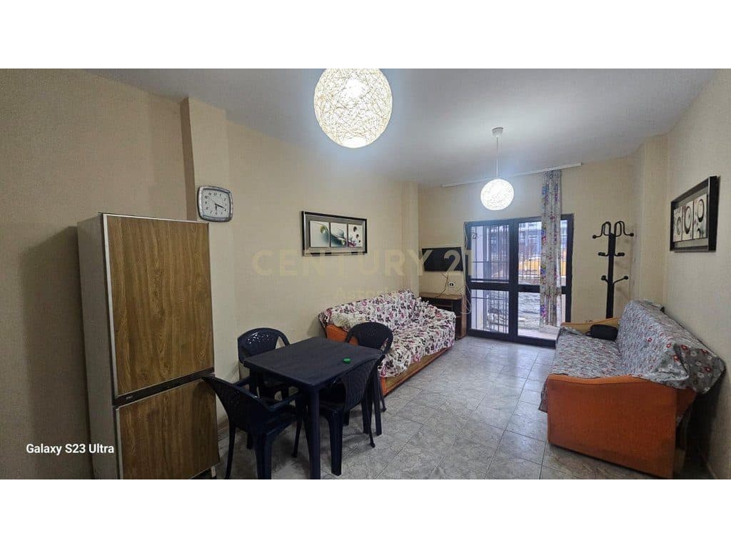 SHITET APARTAMENT 1+1 NE GOLEM, PRANE BONITA VIENA 3