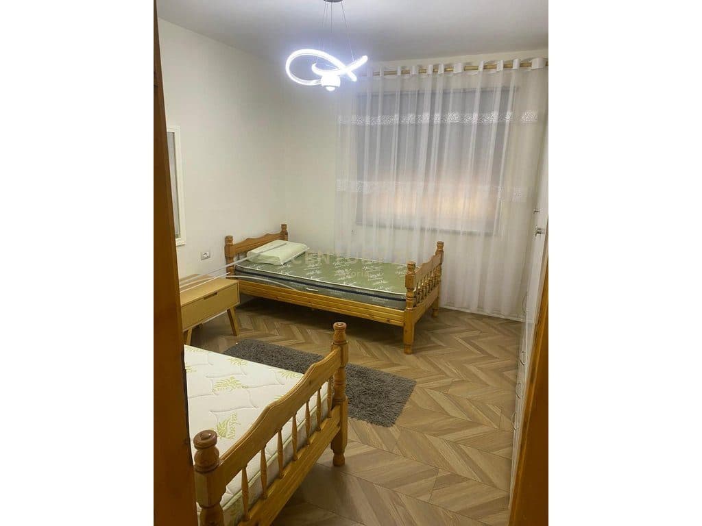 Jepet me qera apartament 2+1 Kompleksi Magnet