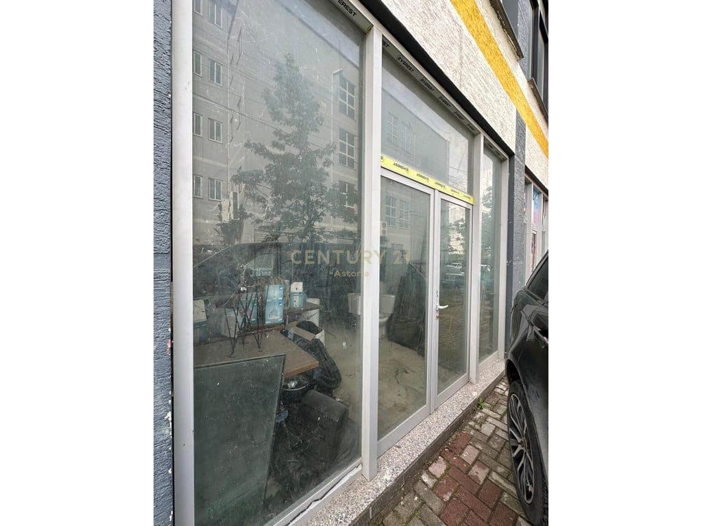 Commercial Unit for Sale in Kamëz – Bulevardi Blu