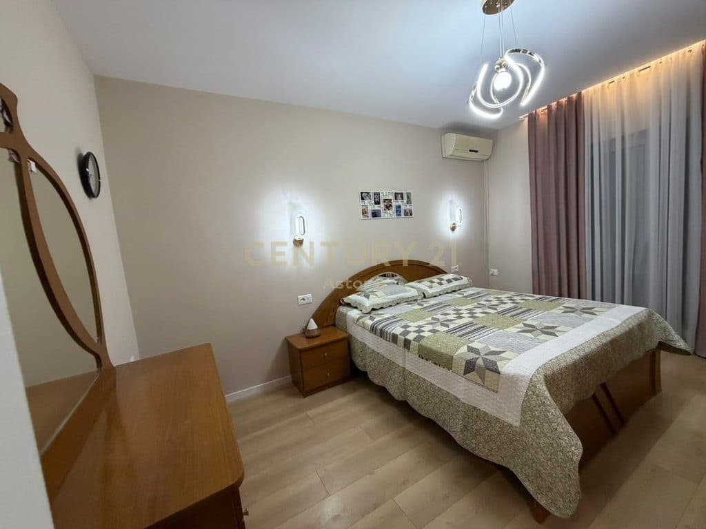 Jepet me qira apartament 1+1 në Myslym Shyri. 2