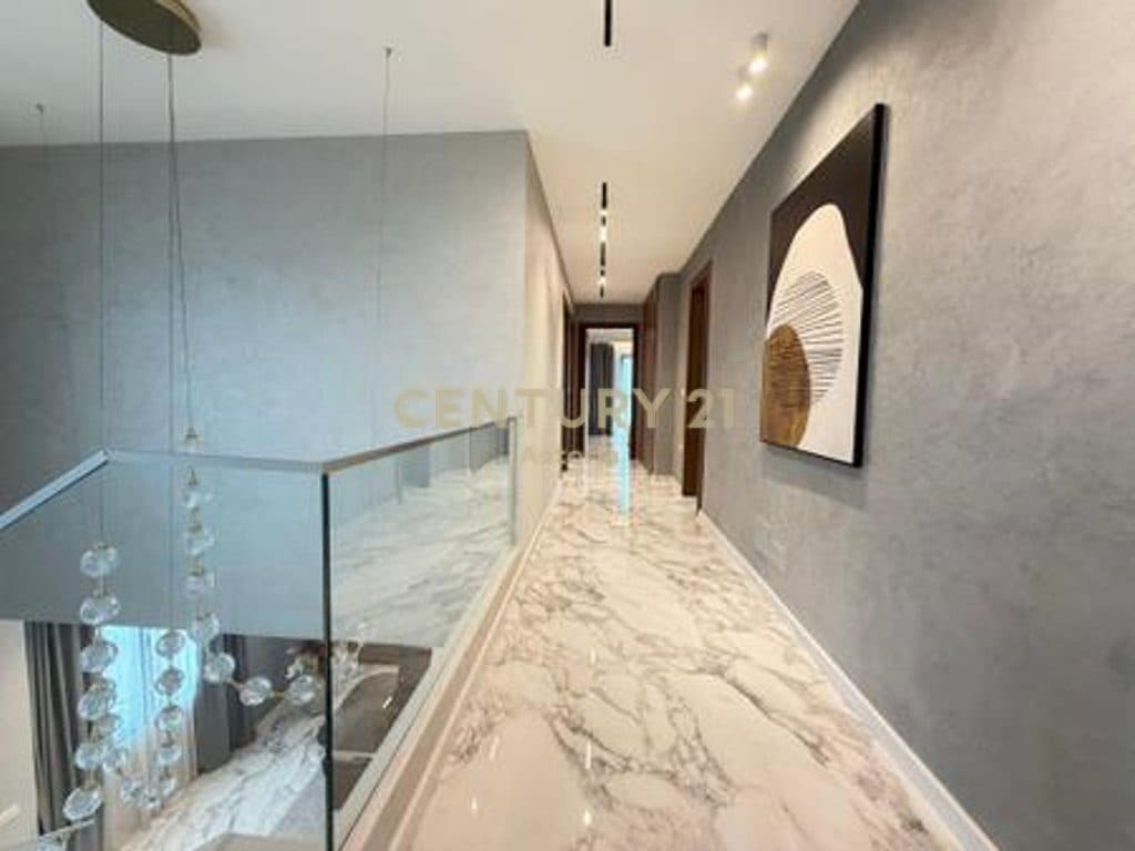 Shitet Duplex luksoz 221 m² + parkim te mbyllur te "Square 21", Tiranë 4