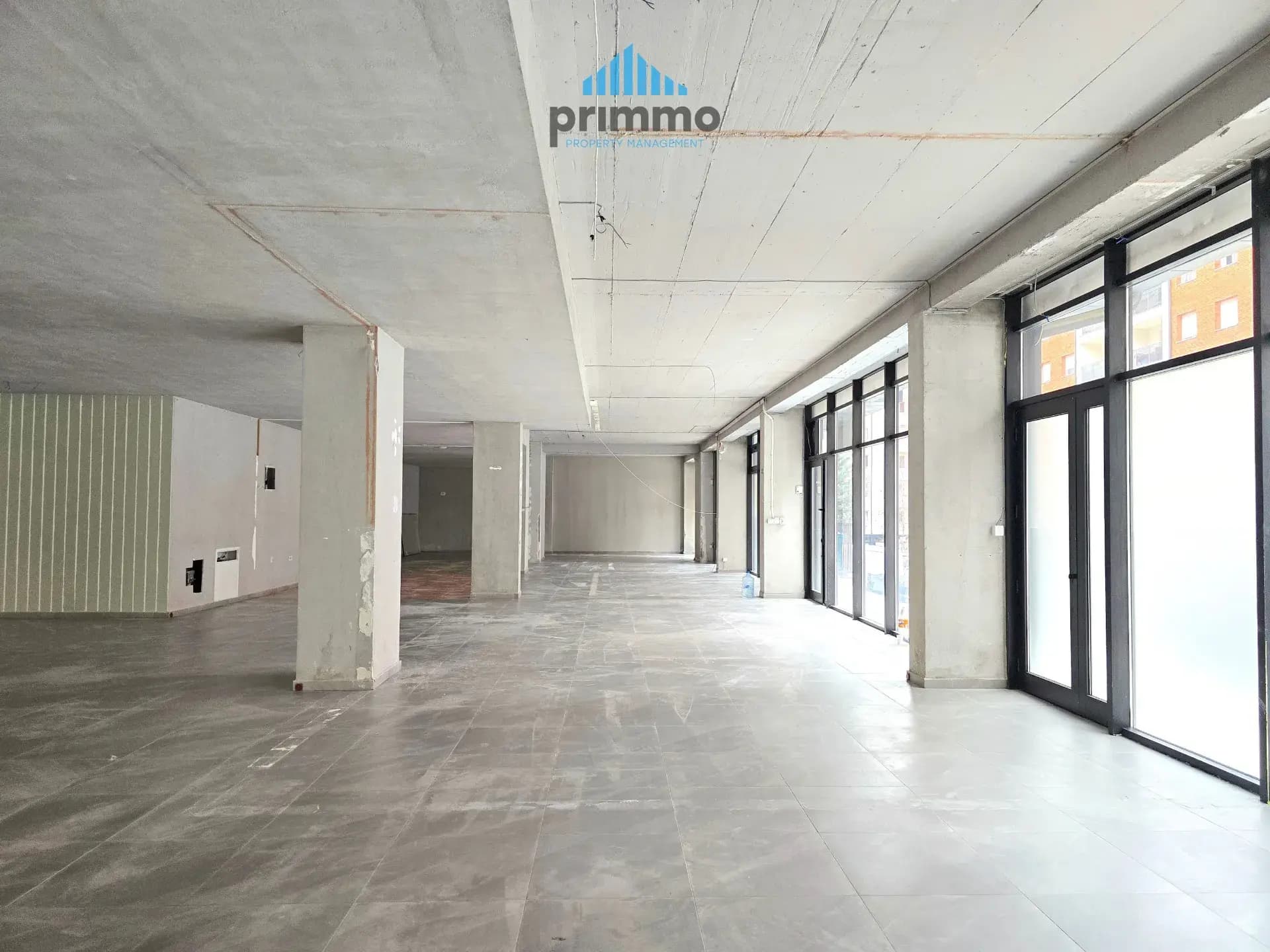 Lokal / Zyrë • 400m2 3