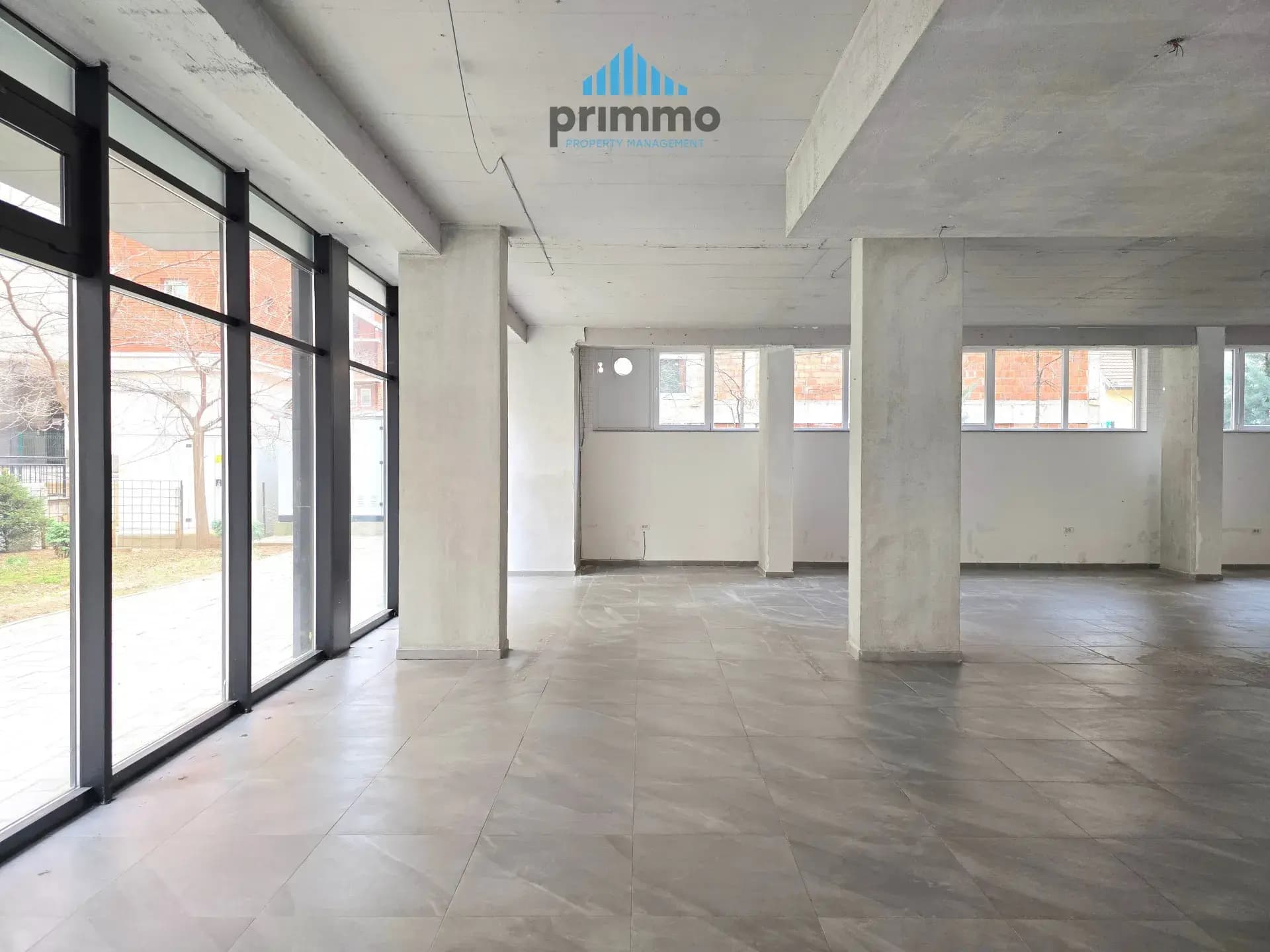 Lokal / Zyrë • 400m2 4