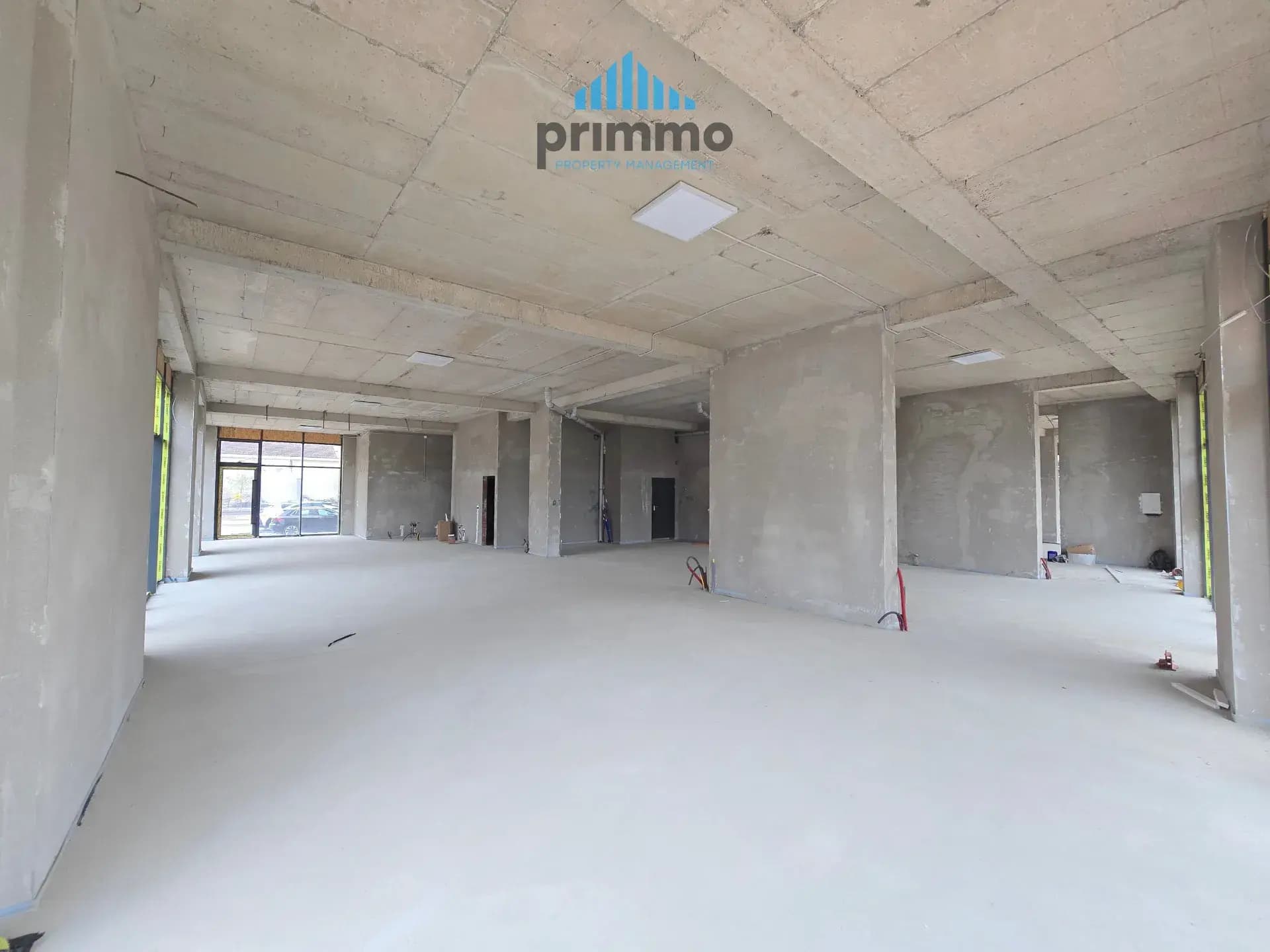 Lokal / Zyrë • 600m2