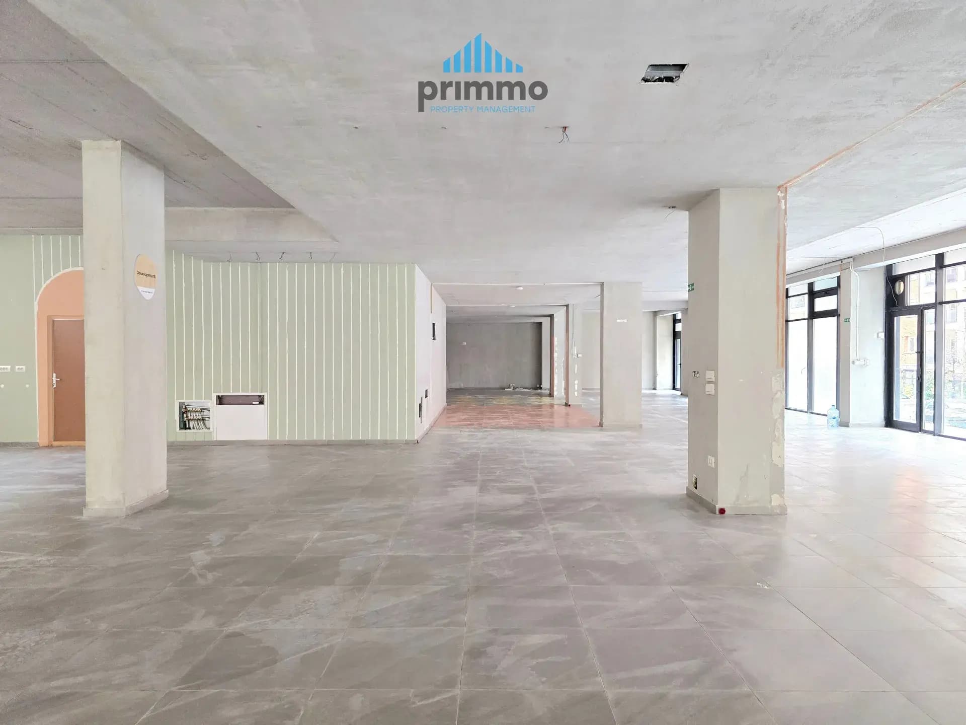 Lokal / Zyrë • 400m2 2