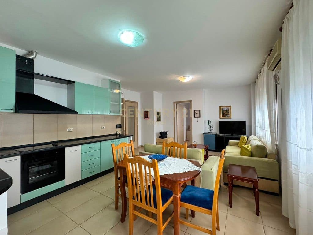 JEPET ME QIRA APARTAMENT 2+1 TE RRUGA E BOGDANEVE 4