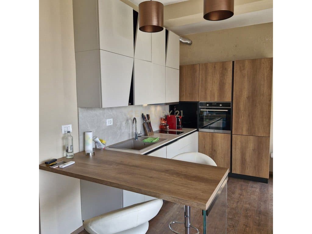 Apartament 1+1 Në Shitje në Qender Sarandë - 207000€ | 90 m² 4