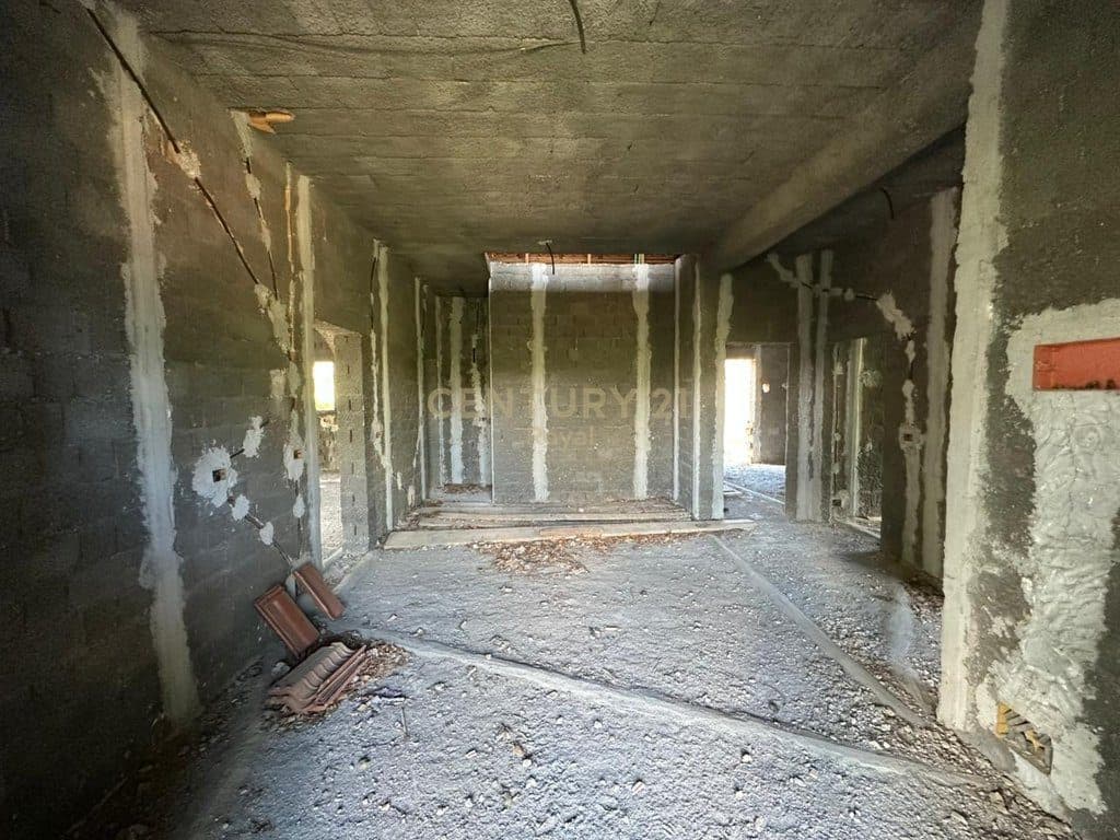 SHITET SHTEPI PRIVATE DHE TOKE NE BUDULL, 5KM NGA KOLAUDIMI FUSHE PREZE