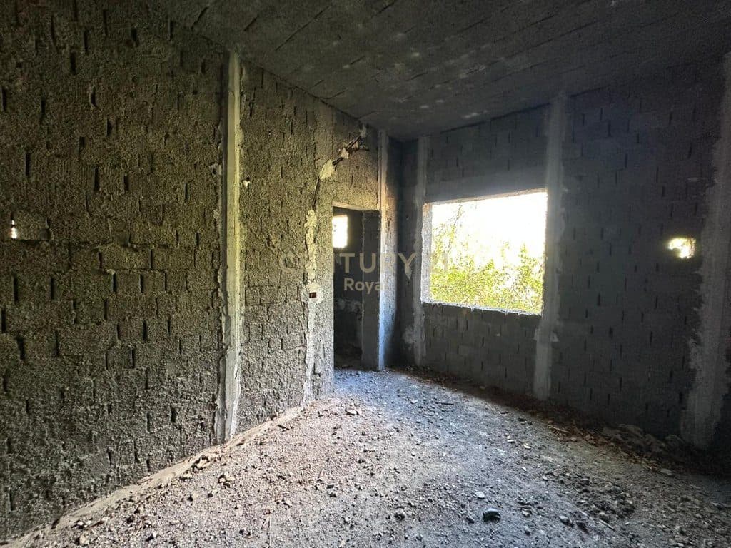 SHITET SHTEPI PRIVATE DHE TOKE NE BUDULL, 5KM NGA KOLAUDIMI FUSHE PREZE