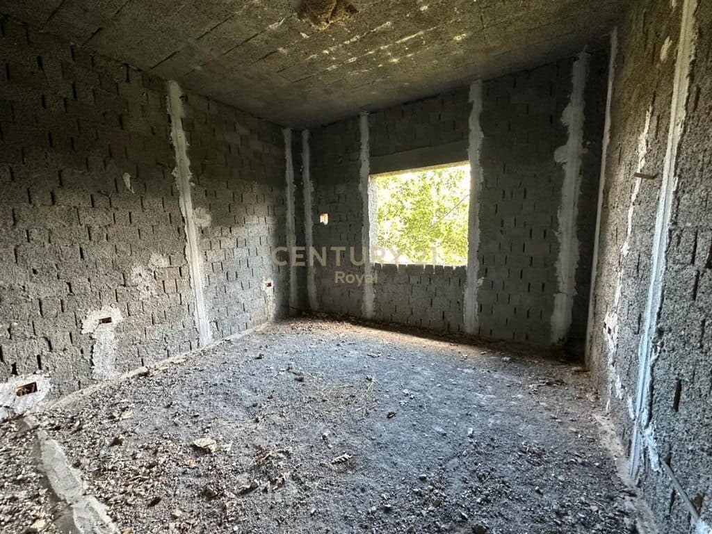 SHITET SHTEPI PRIVATE DHE TOKE NE BUDULL, 5KM NGA KOLAUDIMI FUSHE PREZE