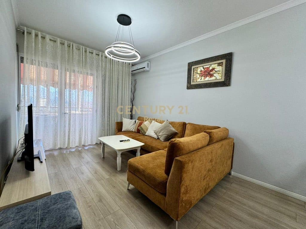 Apartament 2+1 për qira pranë Gjimnazit Petro Nini Luarasi, Tiranë - 81m² 2