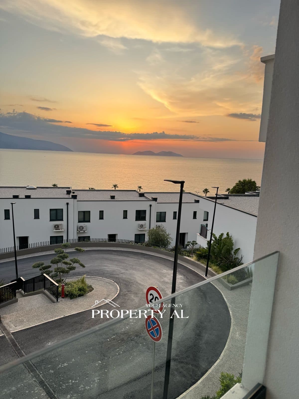 Apartament Premium 1+1 me Pamje Deti – Kompleksi Kristal, Vlorë