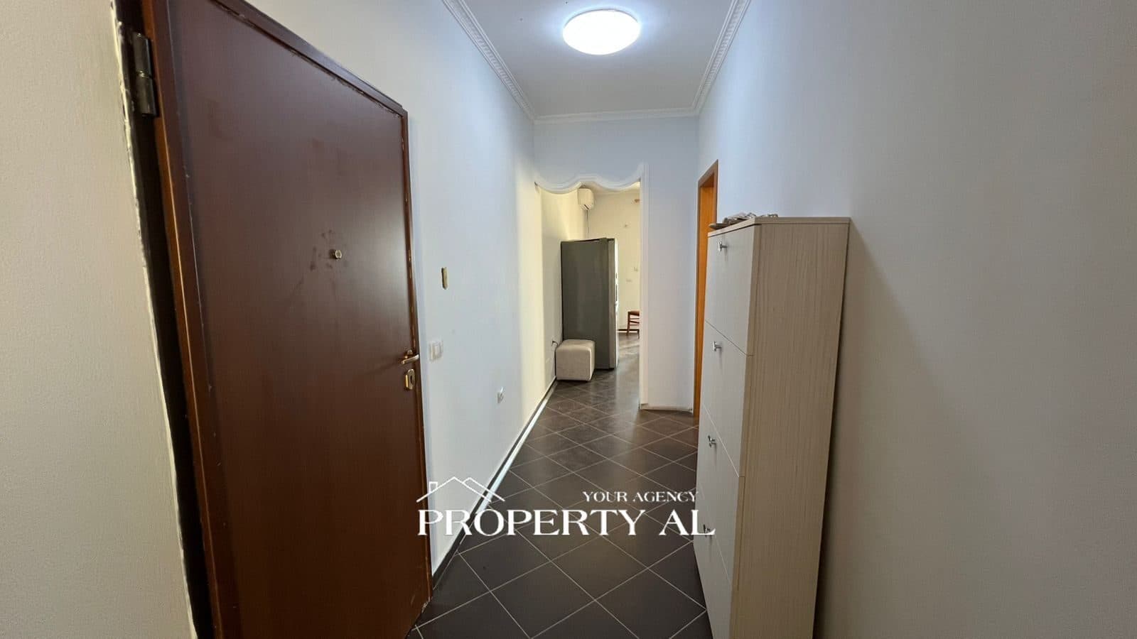 Apartament per shitje dhe mundesi mjaft e mire per investim 4