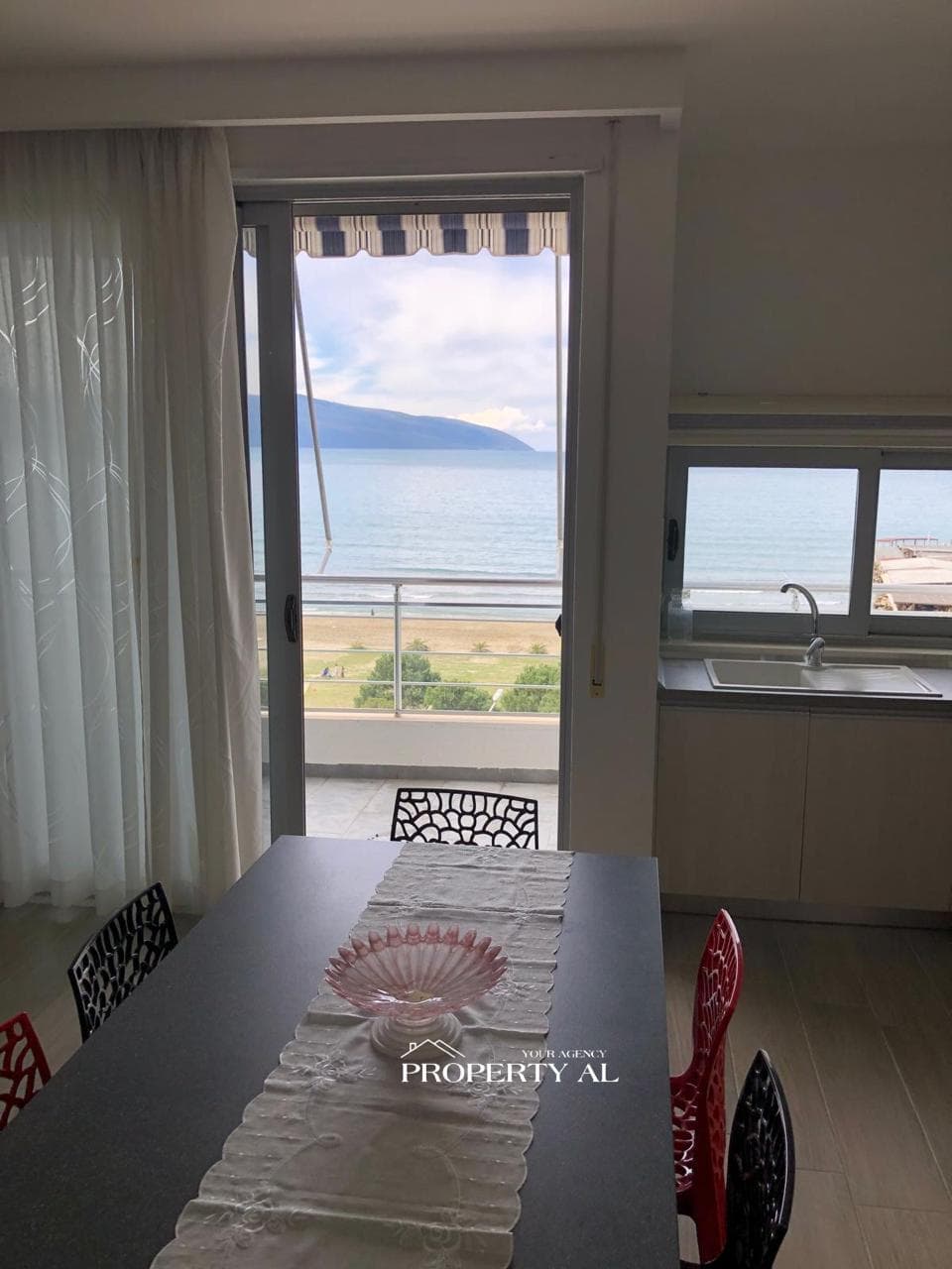 Apartament për shitje në vijë të parë – Lungomare, Vlorë | Pamje ballore deti 3