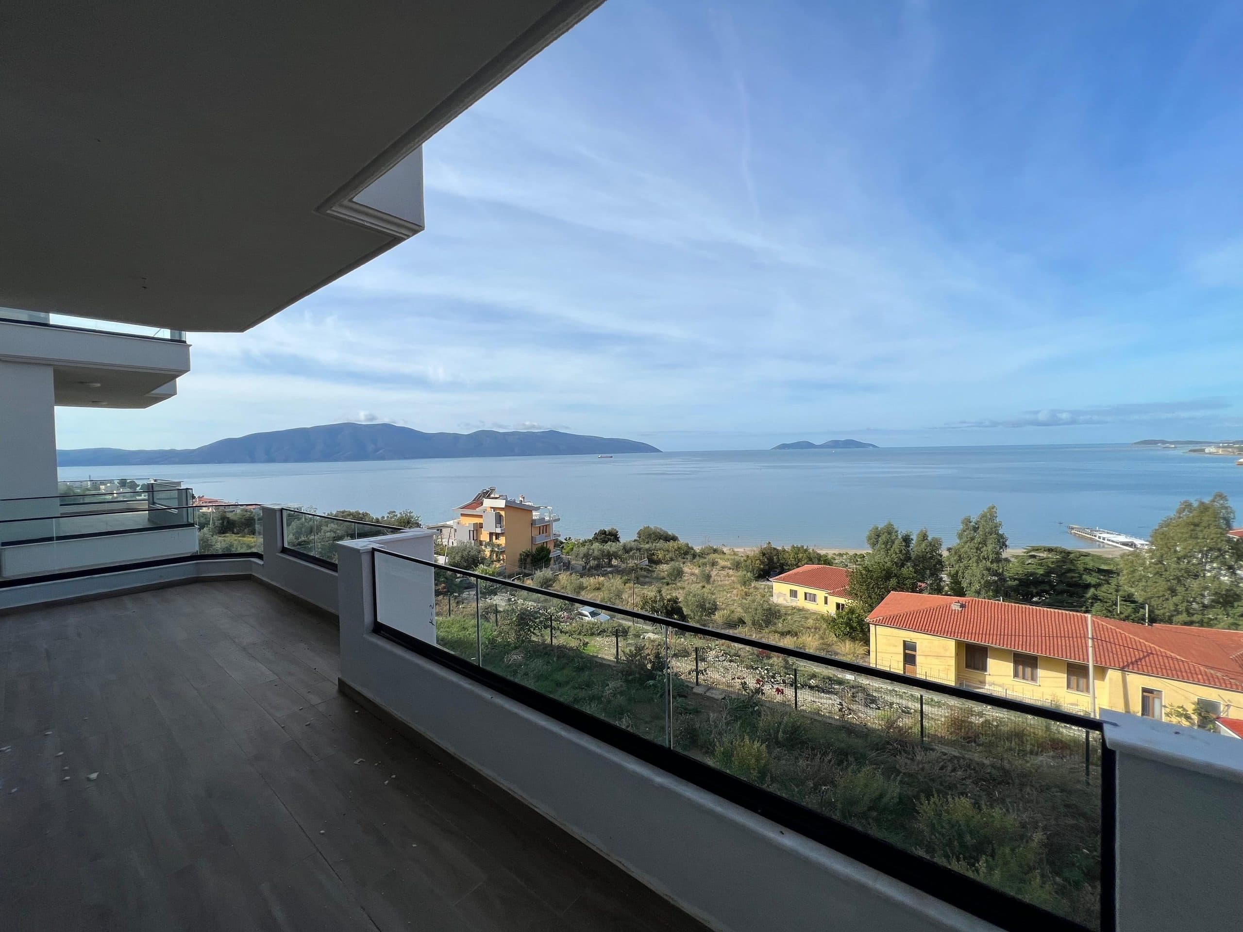 Apartament me Pamje Deti në Shitje