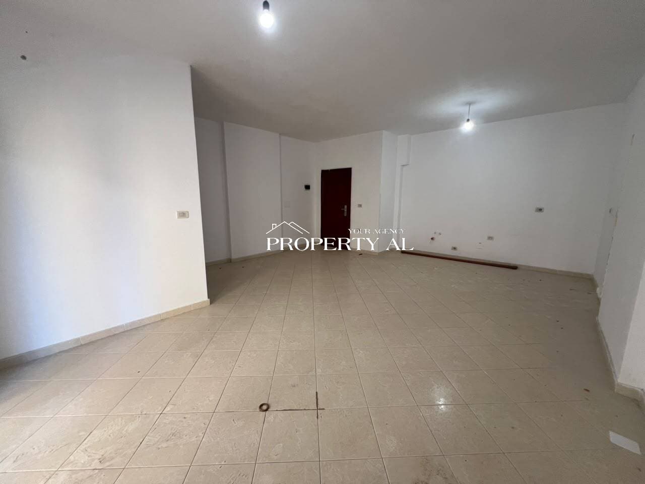 Apartament 97 m² – Dy Studio për Investim në Lungomare, Vlorë 2