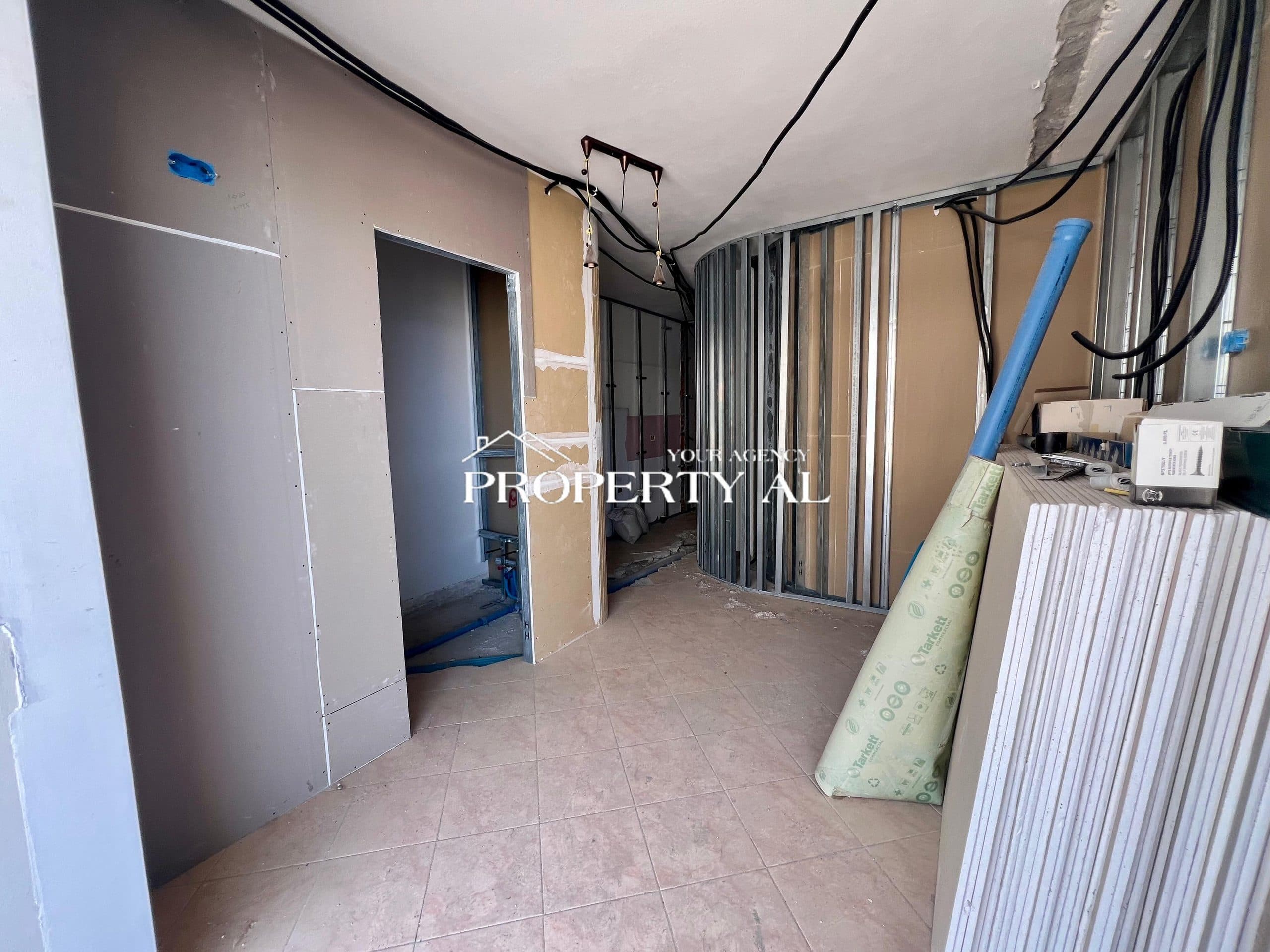 Apartament 1+1 me pamje anësore nga deti në vijën e parë të Lungomares – Vlorë 4