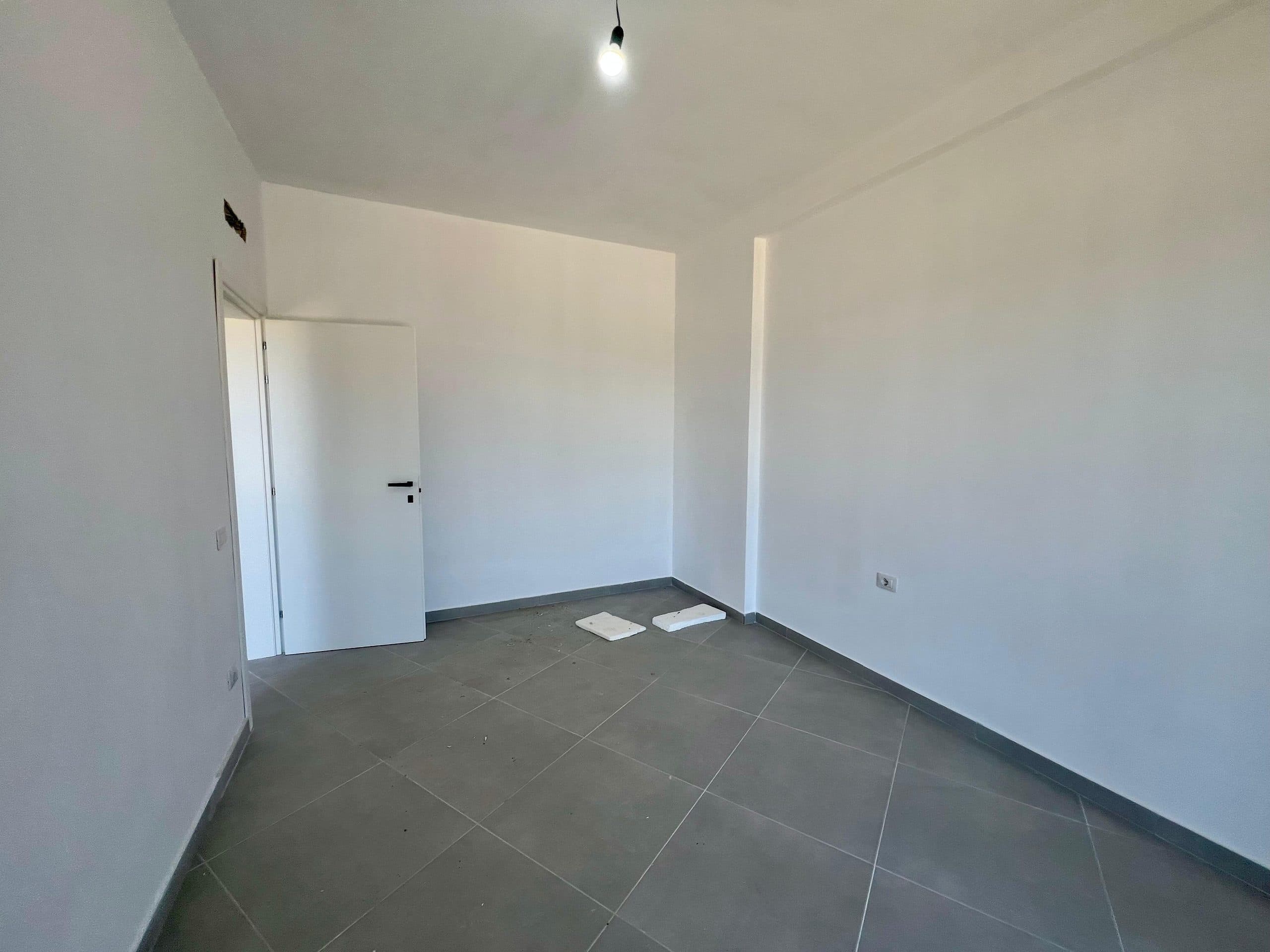 Apartament Me Pamje Deti Per Shitje Ne Radhime