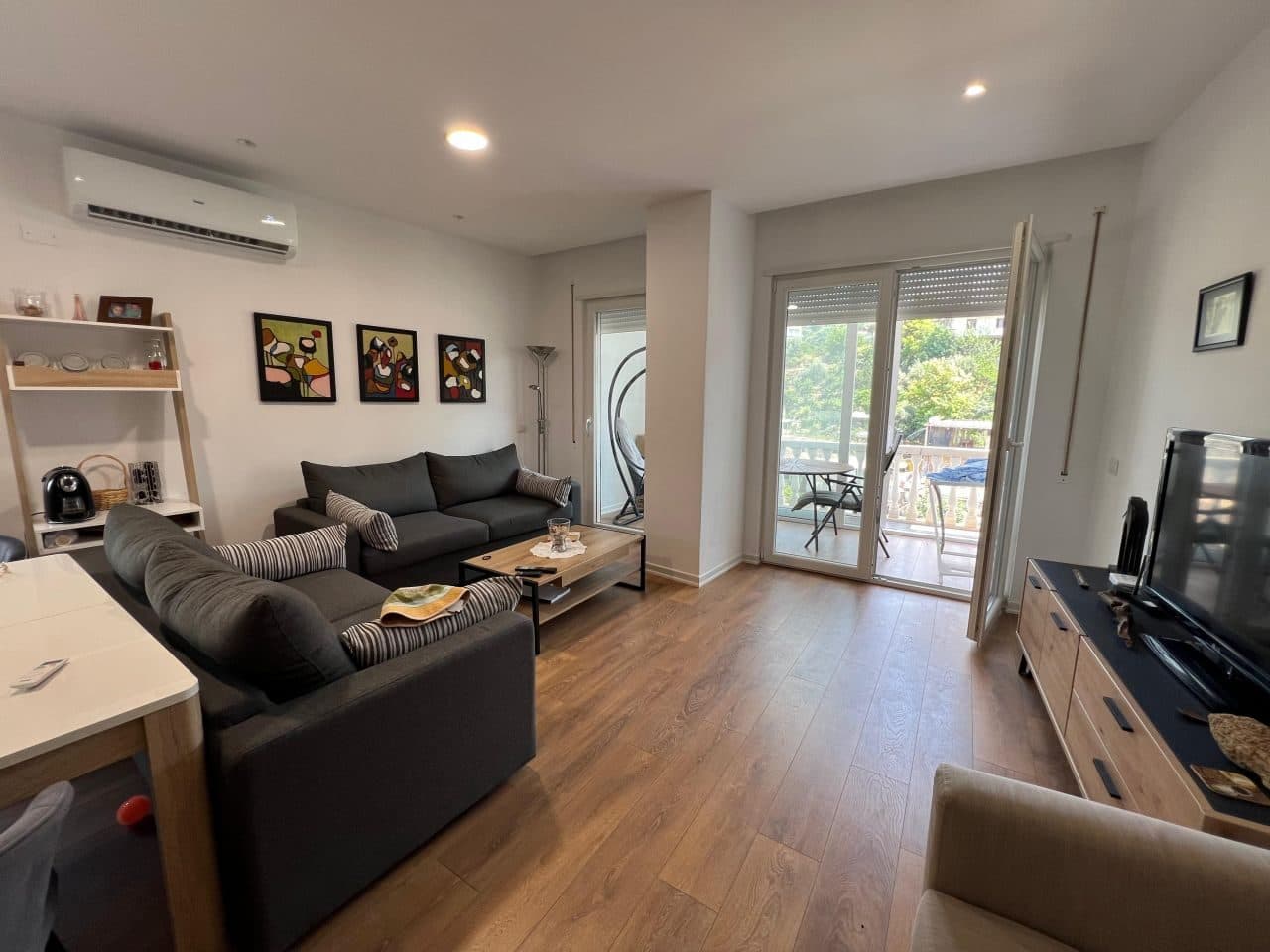 Apartament Per Shitje Tek Sheshi i Flamurit