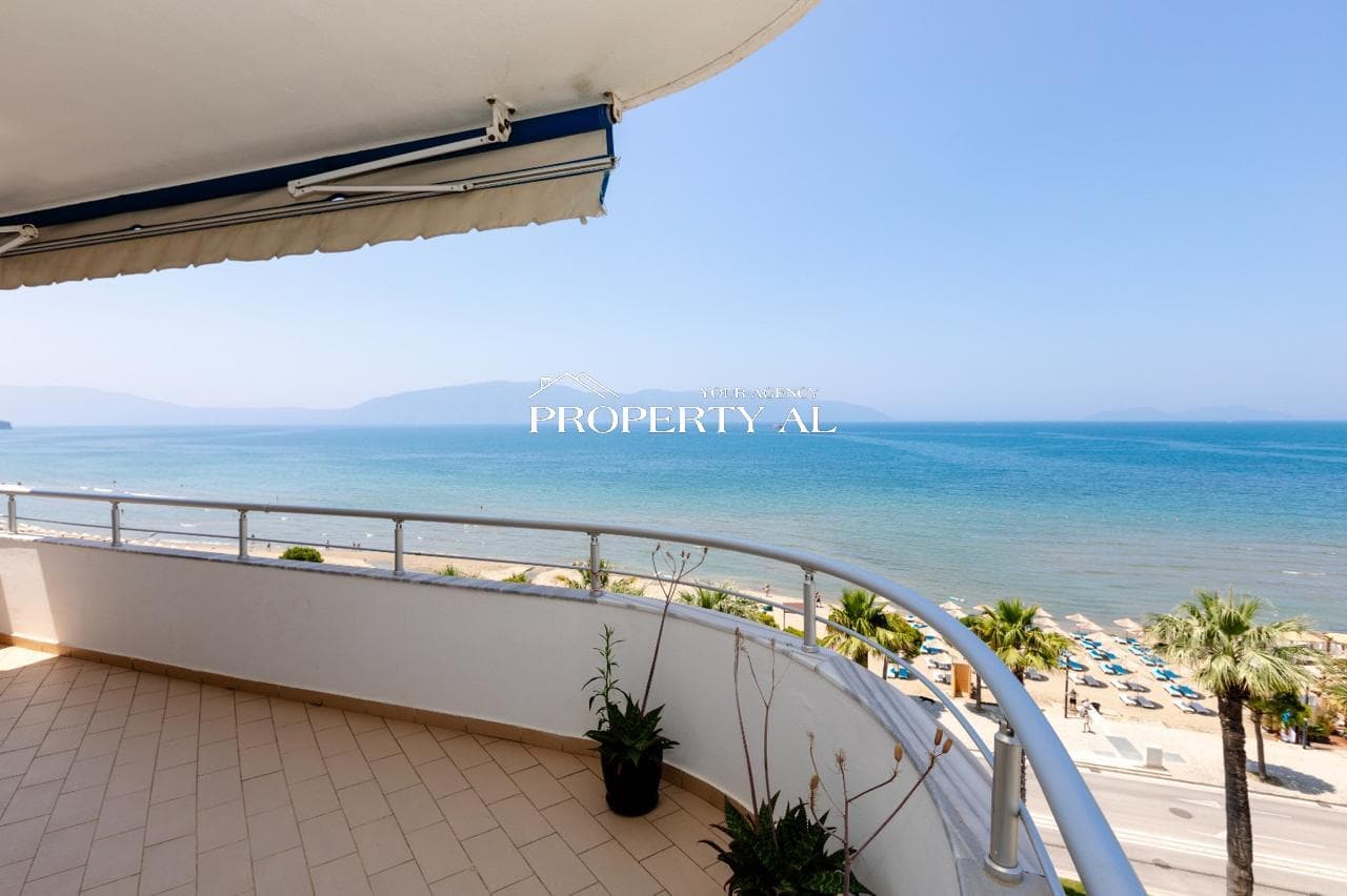 Apartament 2+1 me Pamje Panoramike nga Deti me Qira Afatgjatë në Lungomare, Vlorë