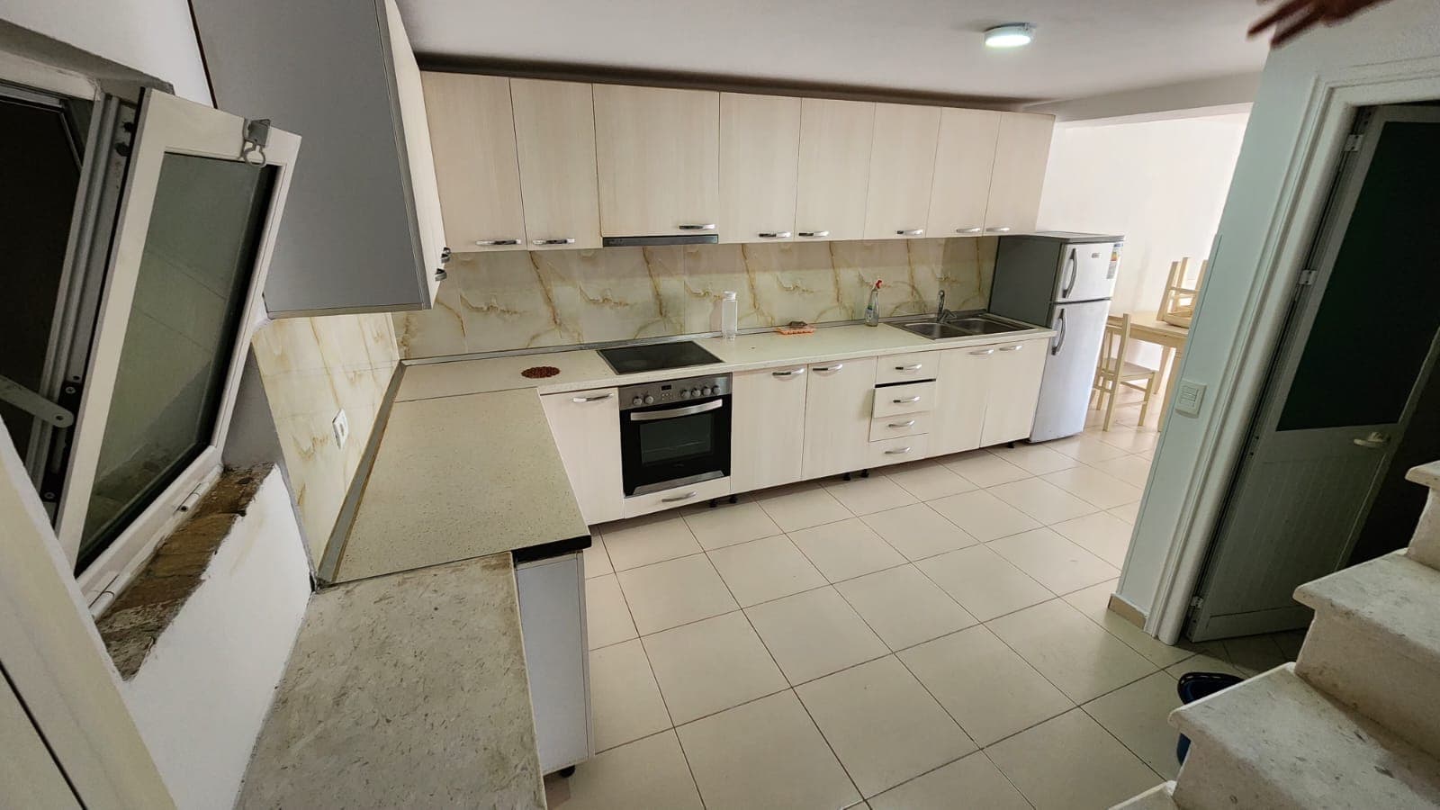 Duplex 2+1 me qira – pranë Kompleksit Grand, tregu elektrik ! 3