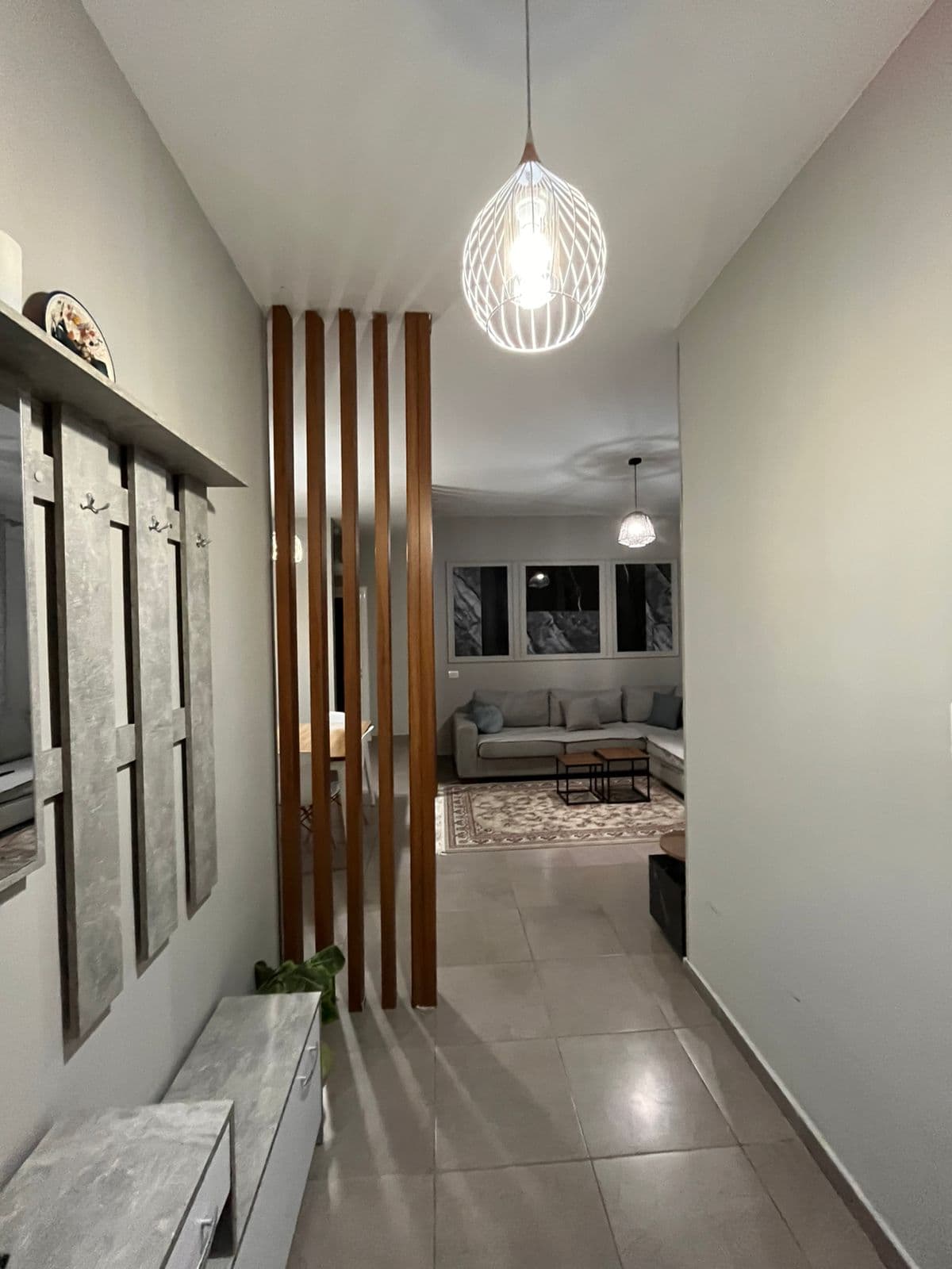 Jepet me Qira Apartament 1+1 – Pranë Terminalit Jug-Veri !