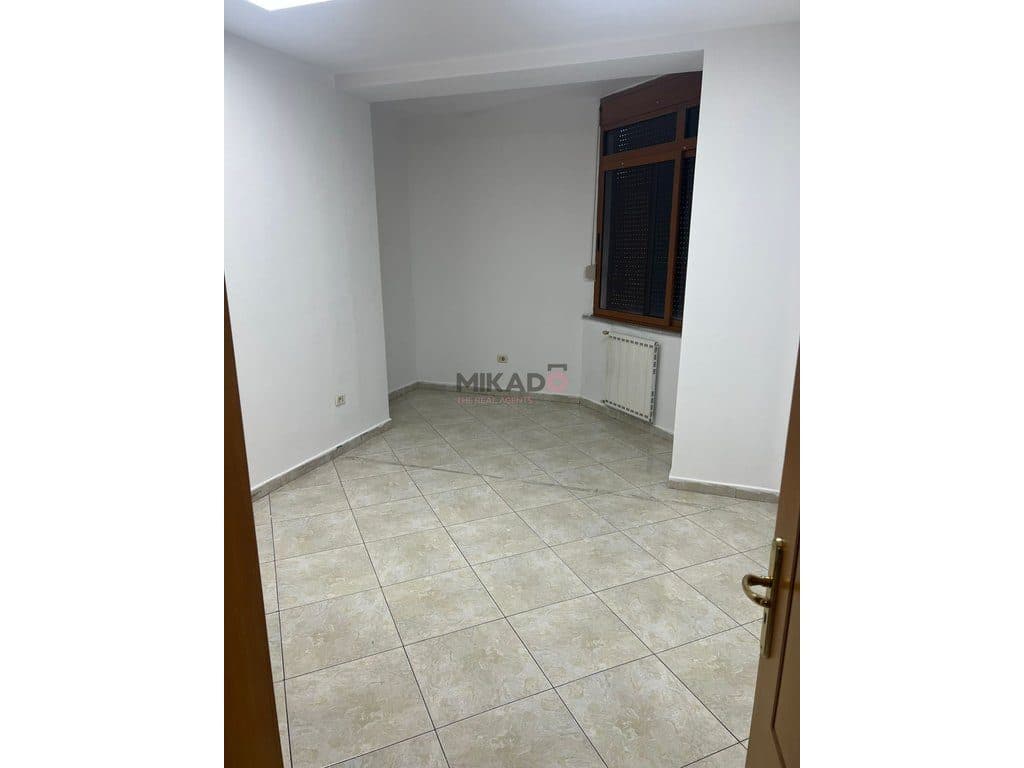 Jepet me Qira Apartament 2+1+2 tek Shkolla e Baletit! 3