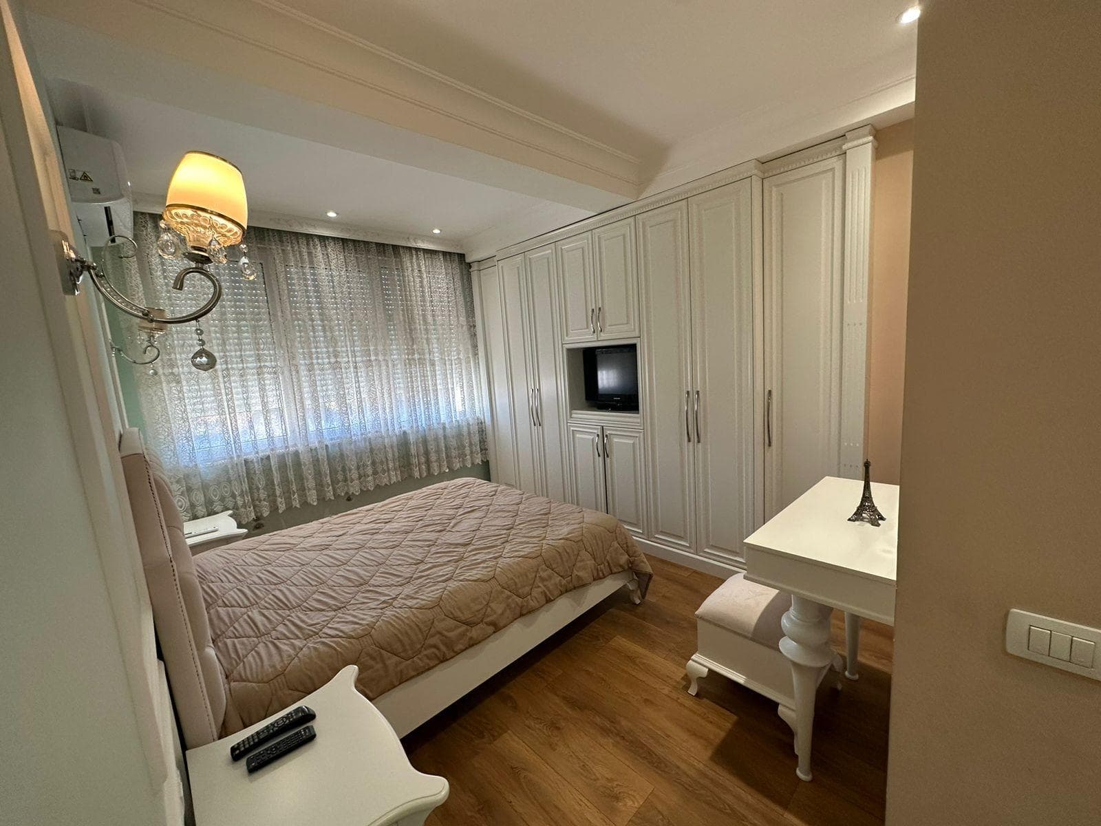 Jepet me Qira Apartament 2+1+2 tek Kodra e Diellit 1! 4