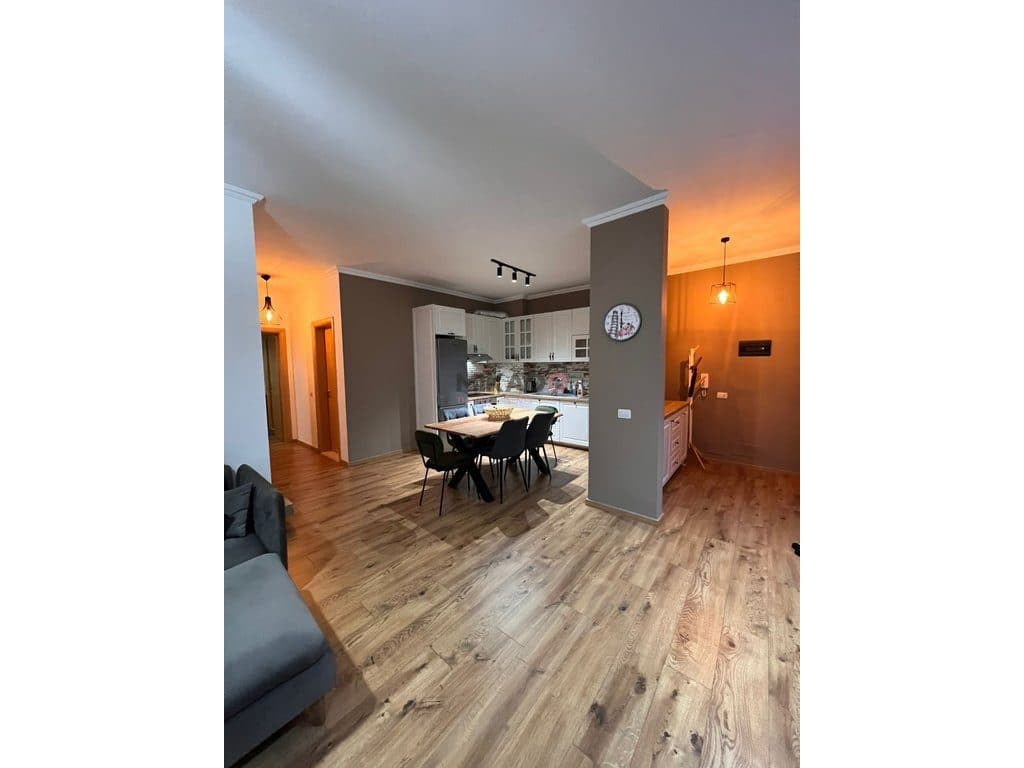 Jepet me Qira Apartament Luksoz 2+1 – Kopshti Botanik ! 2