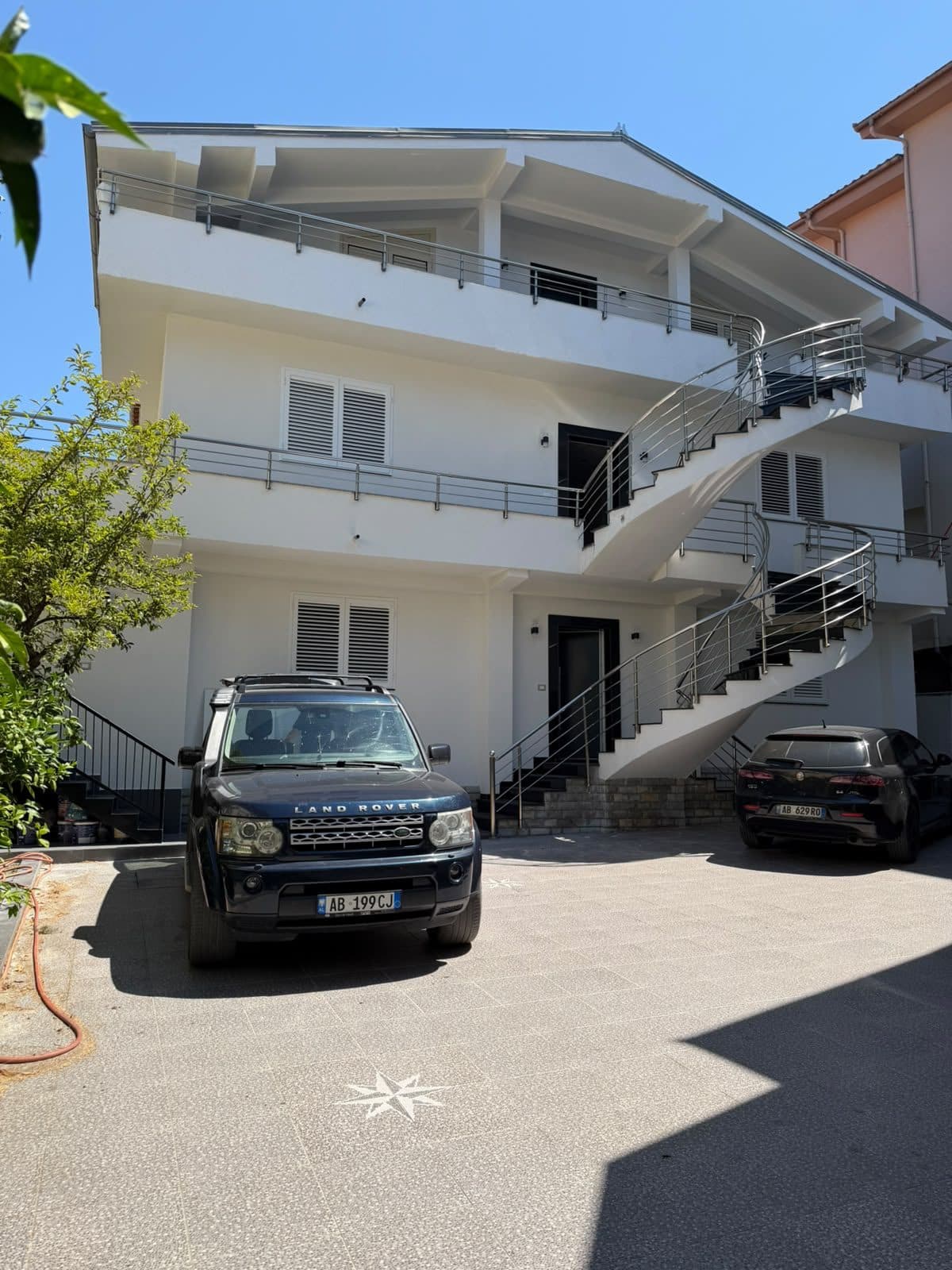 Apartament 2+1+2 + Parkim me Qira - Rruga e Elbasanit ! 4