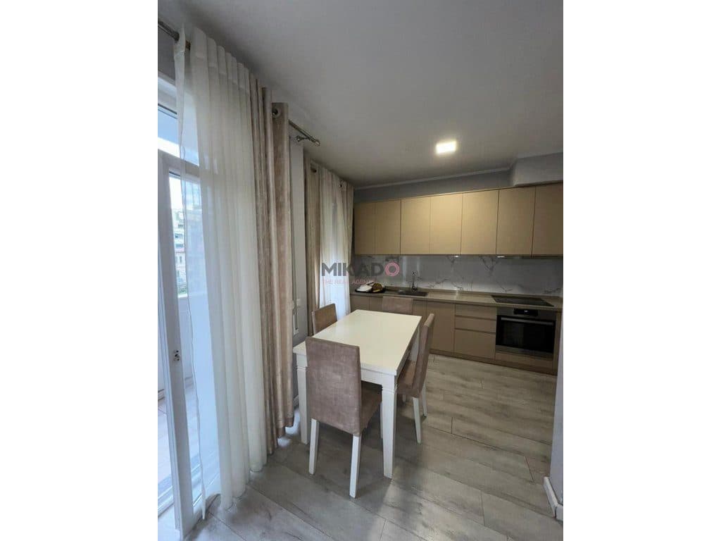 Shitet Apartament 1+1 me Ballkon – Rruga 5 Maji (Concordi)! 4