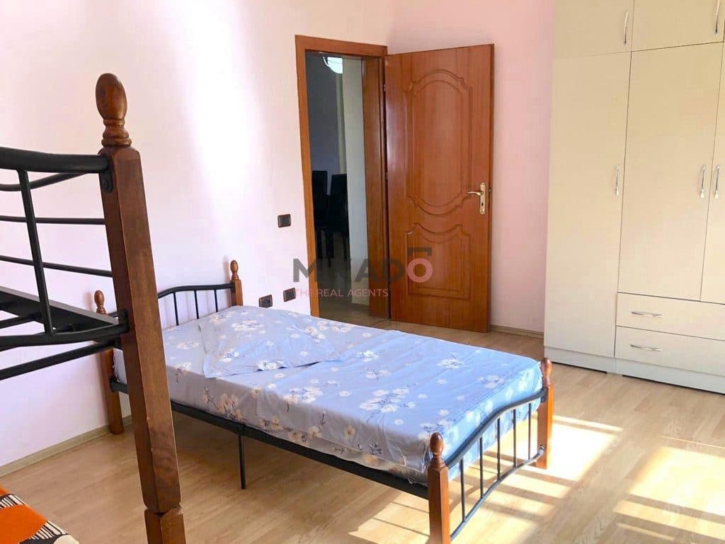 Jepet me qira apartament 2+1 tek Rruga Jordan Misja ! 4