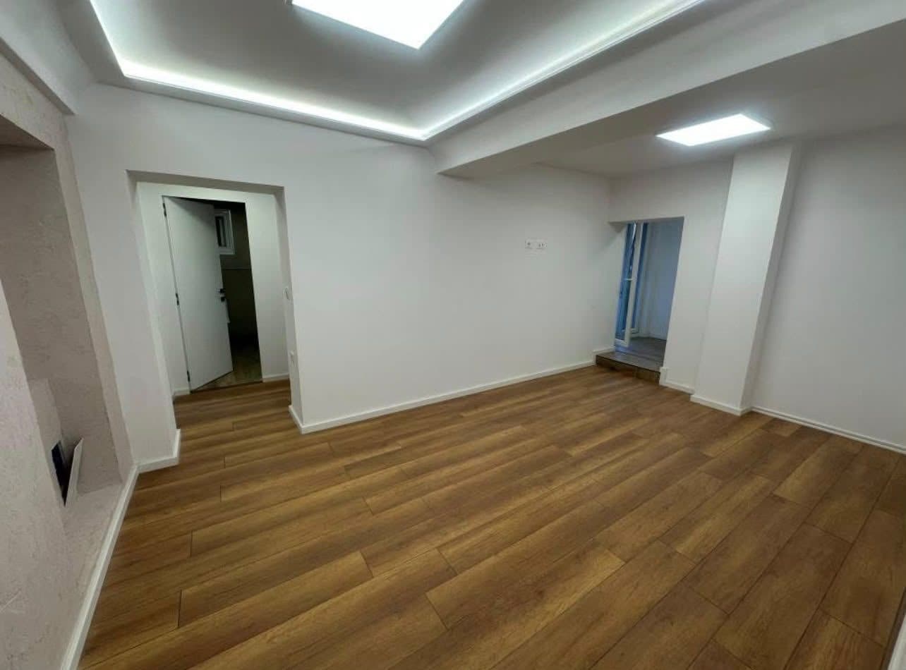 Ambient biznesi me qira – Brryl, pranë Maternitetit të Ri !