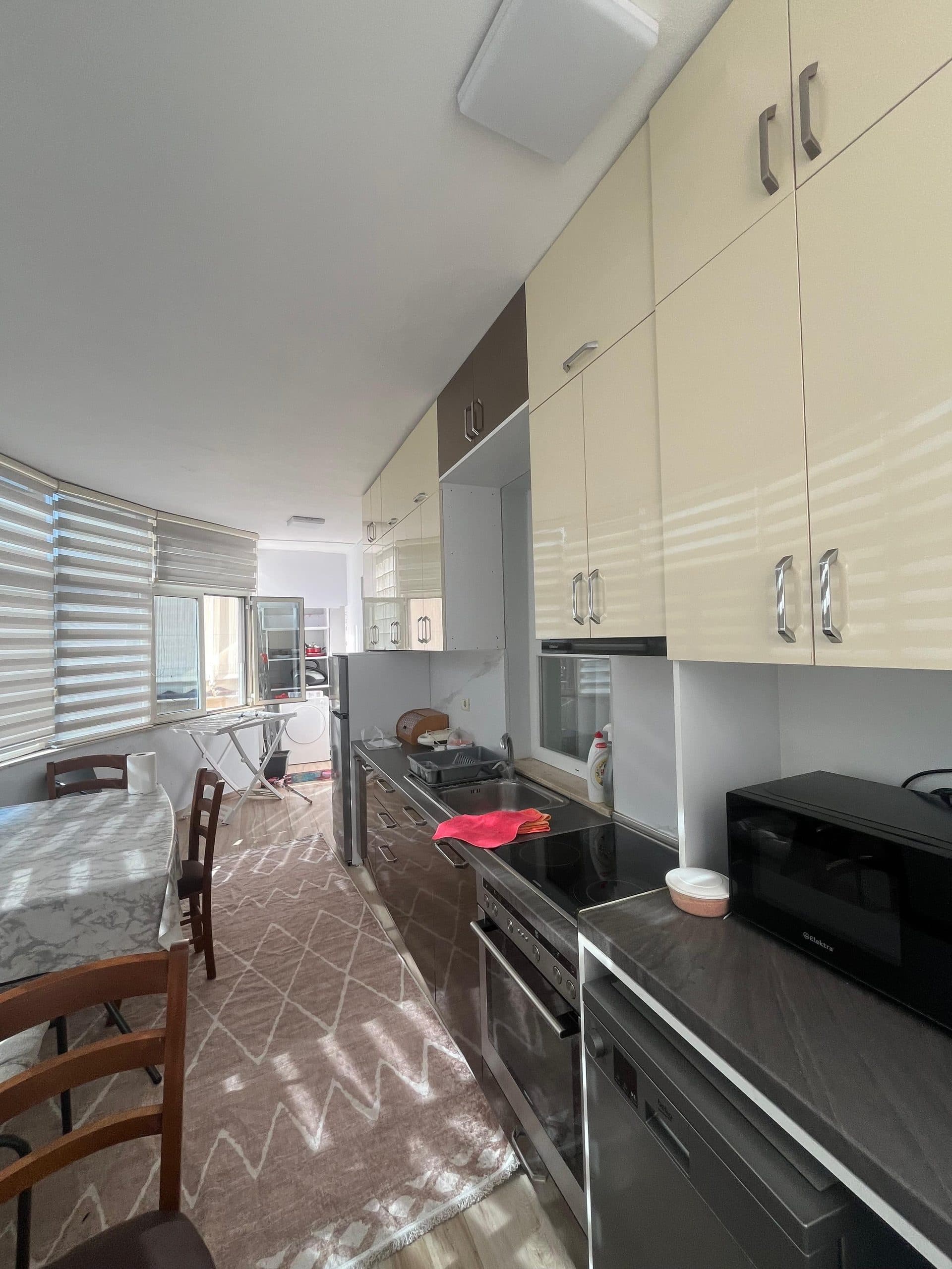 Jepet me Qira Apartament 2+1 – 9 Katëshet