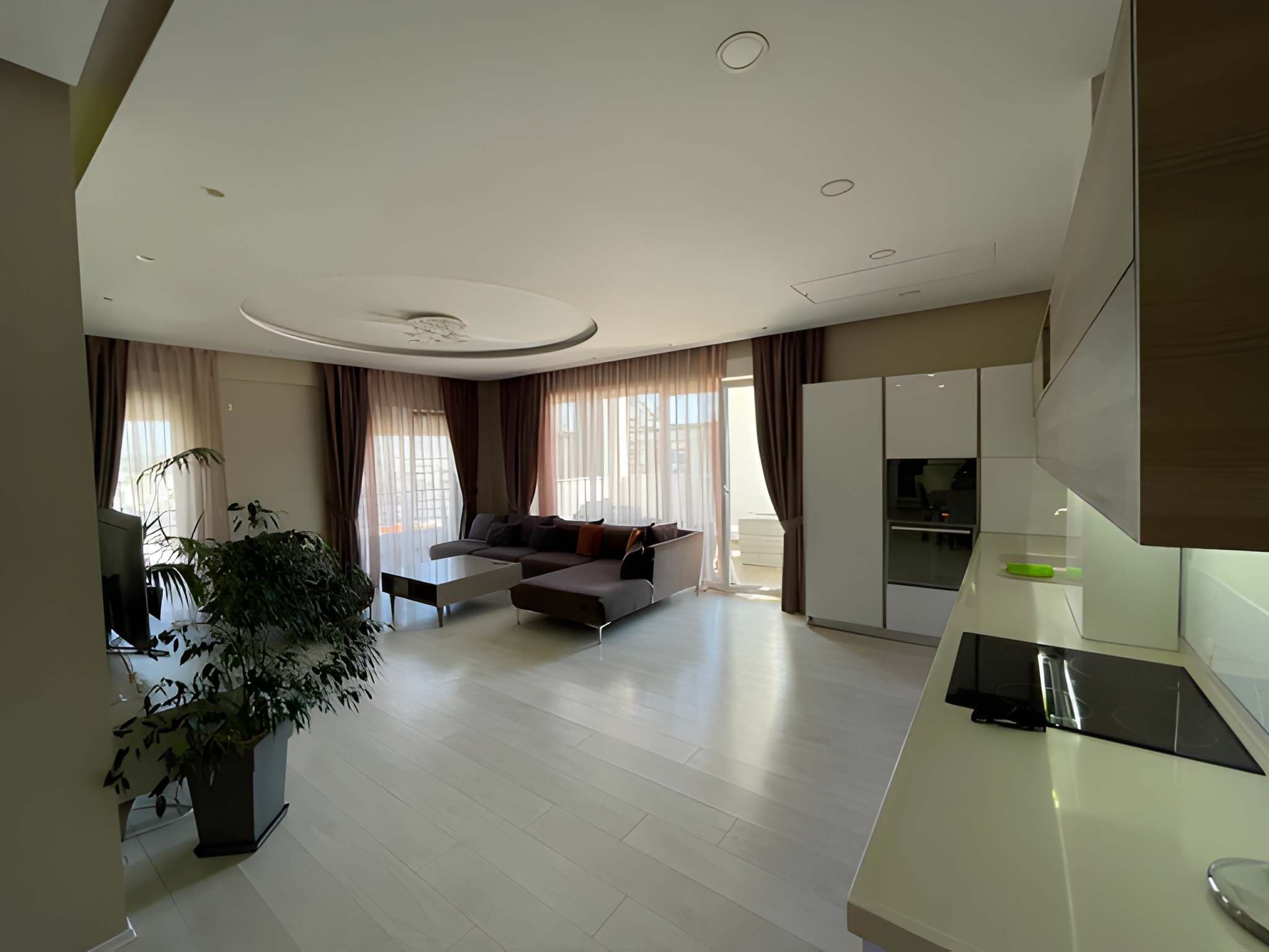 Apartament luksoz 3+1+2 me qira – Liqeni i Thatë ! 2