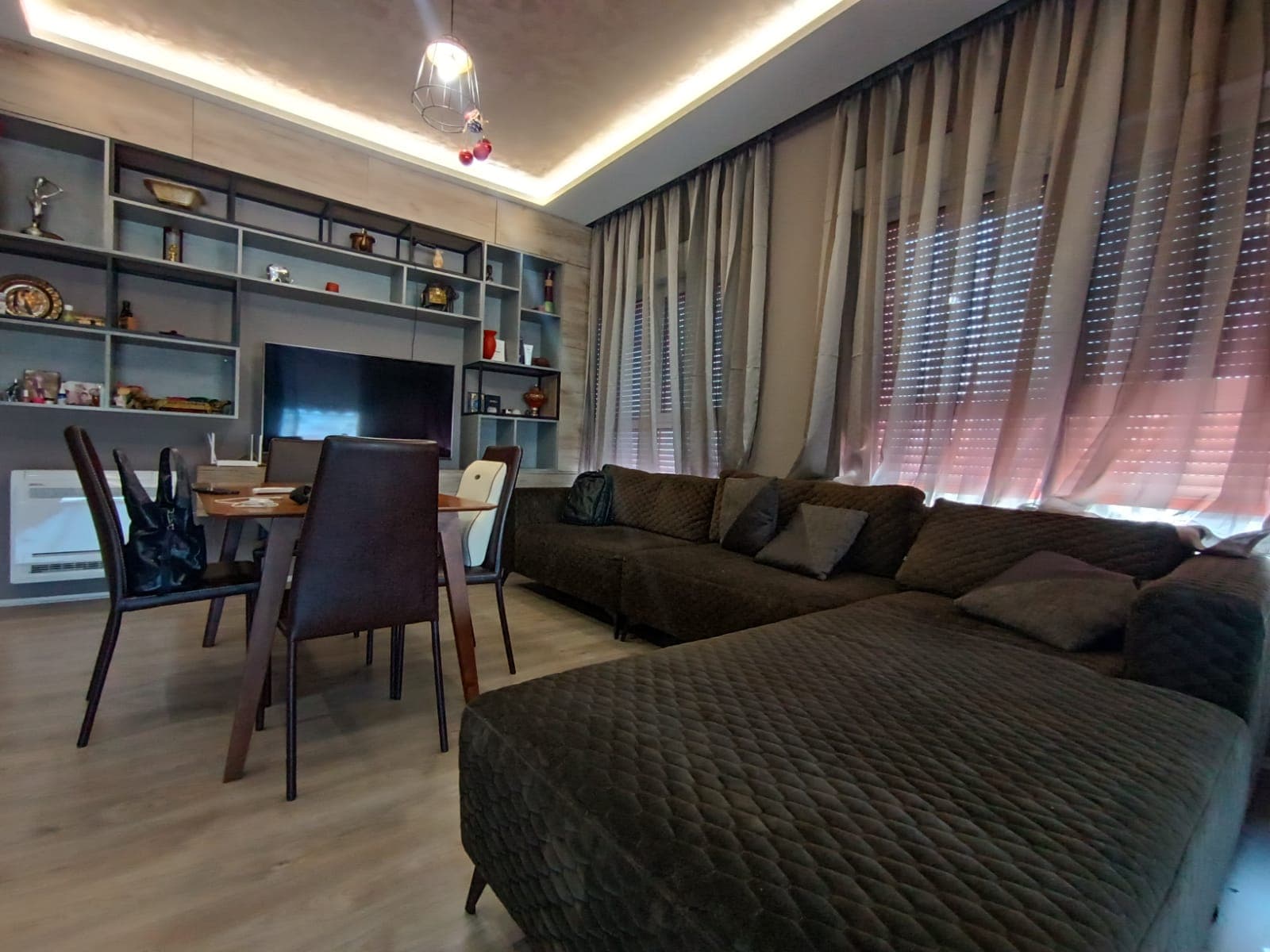 Shitet apartament 2+1 tek Ali Demi!