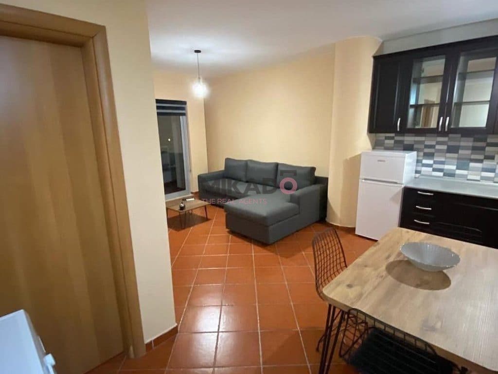 Apartament 1+1 me qira – Pallati me Shigjeta (Pamje nga Lana) !