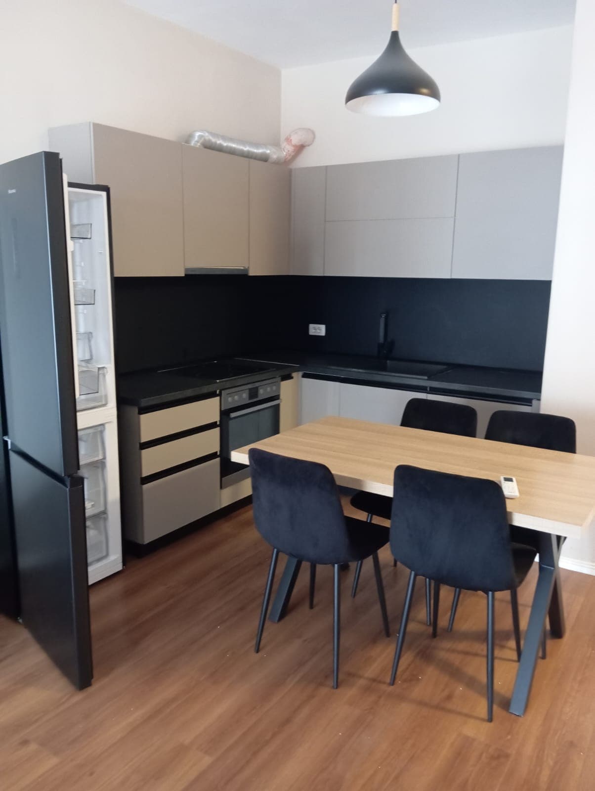 Apartament e Qira 2+1+2 tek Rruga 5 Maji !