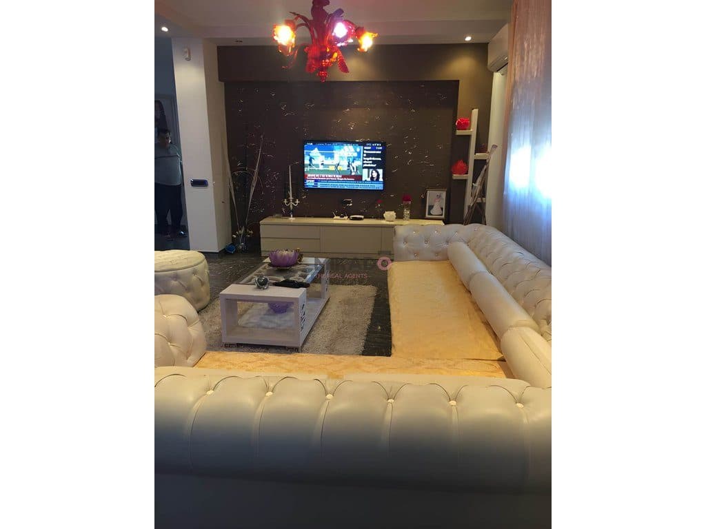Jepet Apartament me Qira 2+1 - Komuna e parisit ! 4