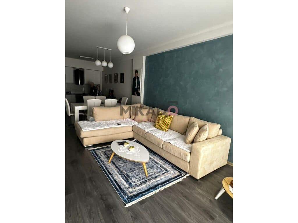 Shitet Apartament 3+1+2 ne Fresk!