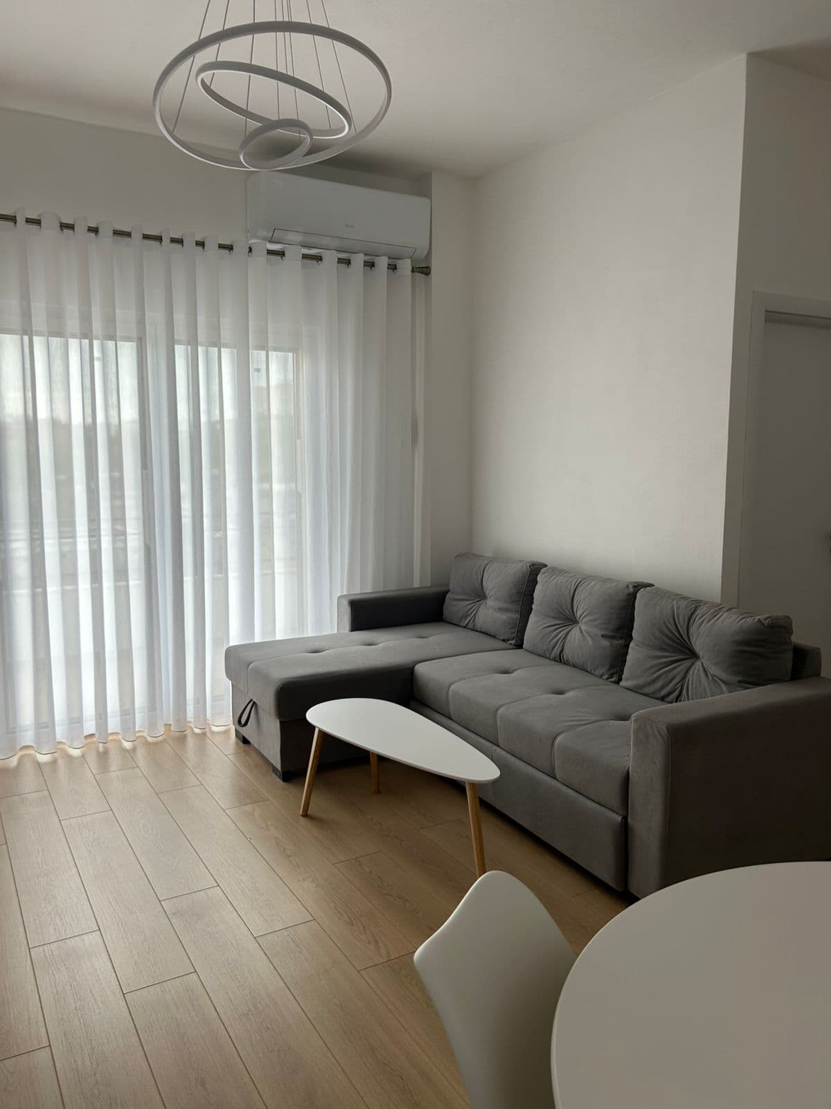 Apartament 1+1 me qira – Ali Dem ( Afer rruges kryesore) !