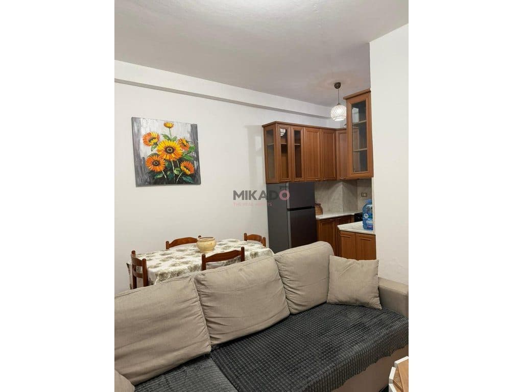 Jepet me Qira Apartament 1+1 + Ballkon – Komuna e Parisit ! 3
