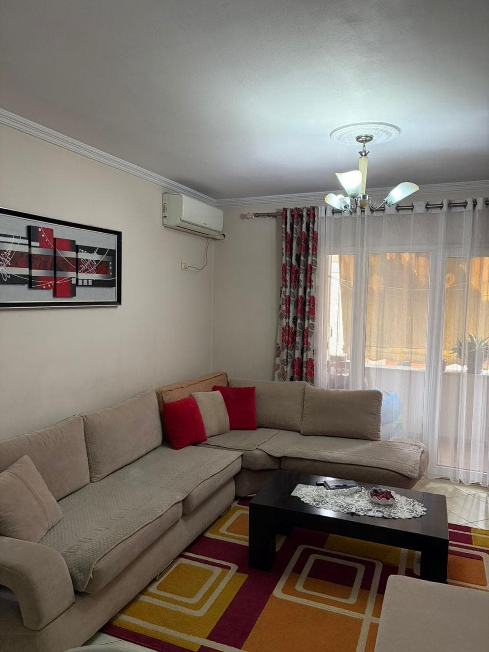 Jepet me Qira Apartament 2+1 – Tek Kthesa e Kamzës ! 2