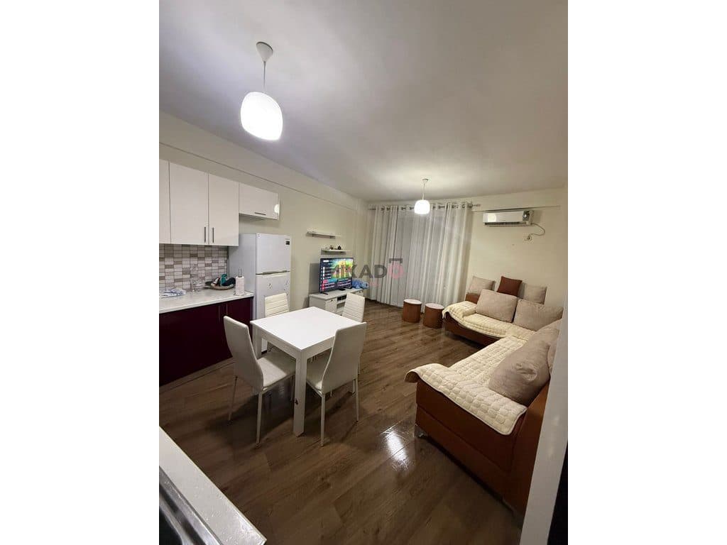 Jepet me Qira Apartament 2+1+ 2 Ballkone – Astir !