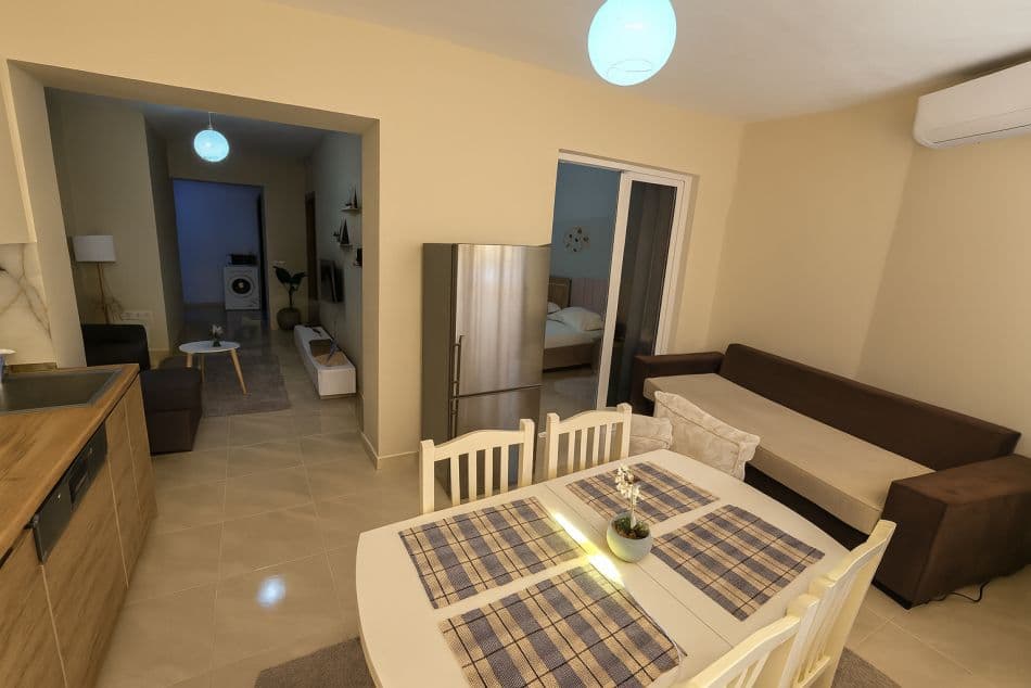 Jepet me Qira Apartament 1+1 i Mobiluar – Qendër Tiranë !