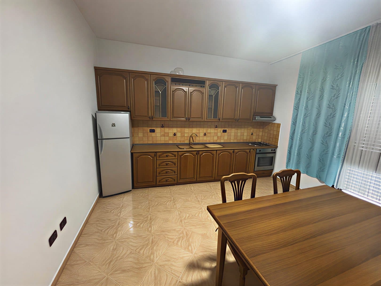 Apartament 2+1 me qira – Tregu Elektrik, Pallati Grand ! 2