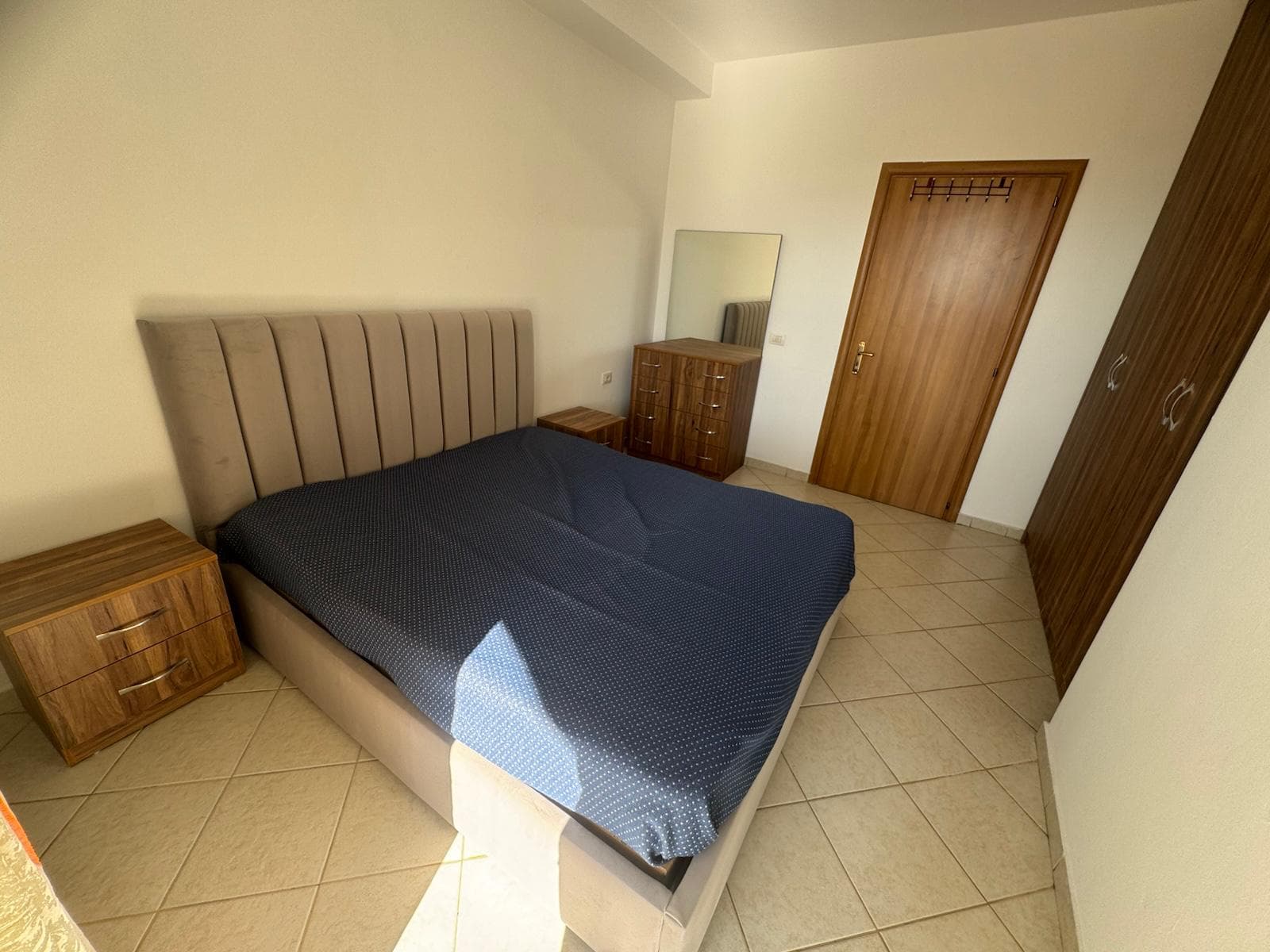 Jepet me Qira Apartament 2+1+ Ballkon – tek bar Artisti ne Astir ! 3