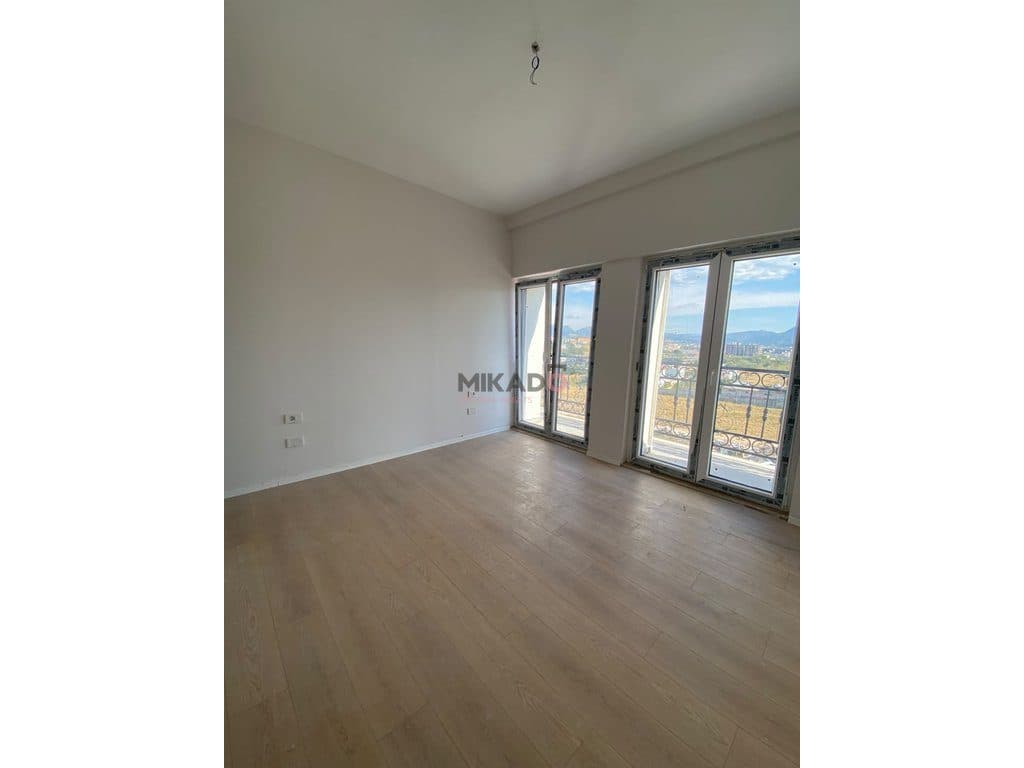 Shitet Apartament 2+1+1 me Post Parkimi - Rezidenca "Porta Tirana e Re" ! 3